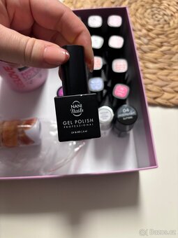 Prodám uv gel laky s mini uv led lampou Gabriella Salvete - 7