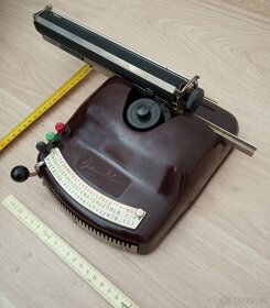 Prodám starý psací stroj BAMBINO v TOP stavu - 7