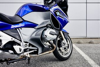 BMW R1200RT 2016 v barvě San Marino modrá metalíza, v plné v - 7