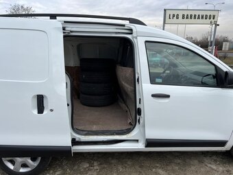 Prodám Dacia Dokker  1.6.,75kw. Koupeno nové v ČR - 7