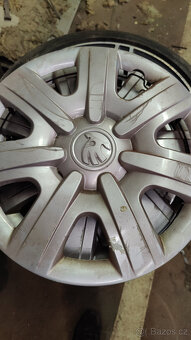 Prodám 4x kompletní kolo Fabia 2 165/70/R14 Pirelli - 7