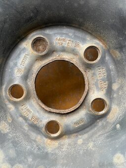 Zimní pneu 185/60 R15 včetně disků - 7