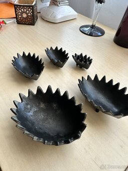 kovový ježek - popelník - 7