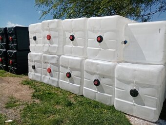 IBC nádrže na 1000 litrů bez klece doprodej - 7