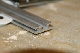 Kování pro posuvné dveře skříní nebo vestavné skříně - 7