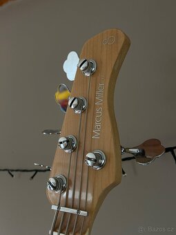 Baskytara Marcus Miller - 7