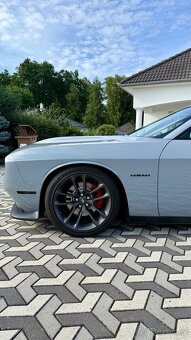 DODGE CHALLENGER 5.7 HEMI V8 - 7