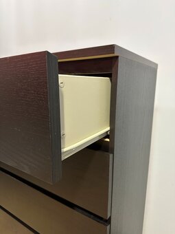 Prodám komodu IKEA MALM - 7
