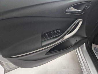 Opel Astra 1,6 CDTi 81kW Excite ST - 7