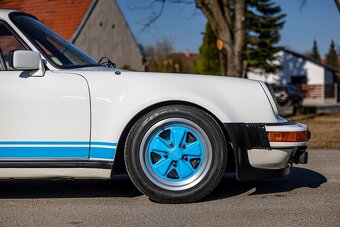 Porsche 911 930 Turbo - 7