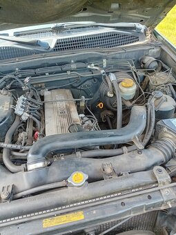 Terrano II 2.4i- benzín -LPG - 7