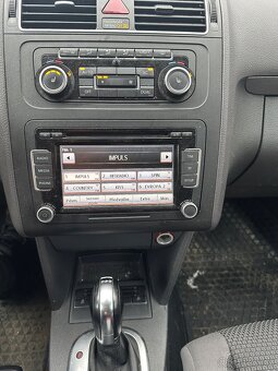 Volkswagen Touran 1.4TSi DSG CNG 110kw najeto 229000km - 7