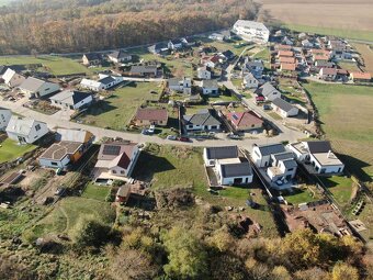 Prodej stavebního pozemku 1.095 m² v Neslovicích, elektři... - 7