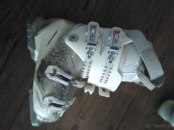 Prodám velmi pěkné dámské lyžáky HEAD velikost 38 - 7