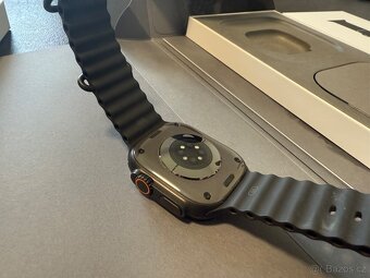 Apple Watch Ultra 2 49mm Černý titan s černým řemínkem - 7