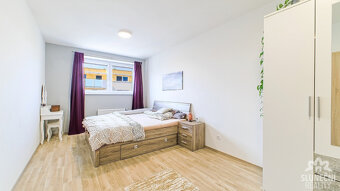 Pronájem bytu 3+kk s vyhrazeným parkovacím stáním, 85 m², Uh - 7