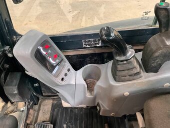 Minibagr Kubota KX027-4 - 7