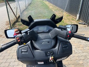 Suzuki Burgman 650 Executive, 35xxx km, po servise, TOP - 7