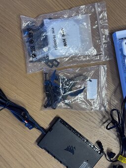 Corsair iCUE H150i Elite Capellix White 360mm + Commander - 7