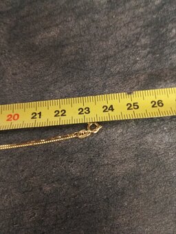 Zlatý řetízek s přívěskem se zirkony - 7