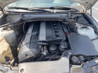 VEŠKERÉ NÁHRADNÍ DÍLY BMW 330i e46 5q manuál ZF - 7