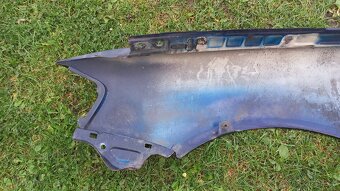 VW Passat B5 1996-2001 pravý přední blatník černý - 7