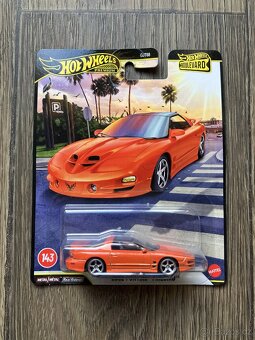 HOT WHEELS Premium - 7