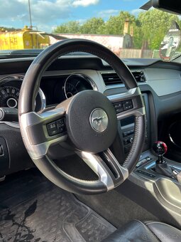 Prodám Ford Mustang 2014 3.7 - 7