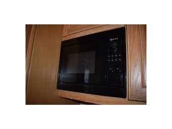 Kuchyně světlý dub masiv, s vestavěnými spotřebiči,5567 - 7