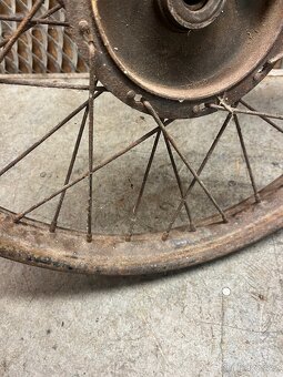 Přední kolo nejspíš ČZ 150C - patina - 7