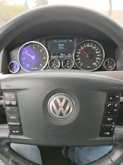 VW Touareg 3.0TDI - 7