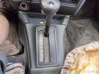 Opel Omega A 2.4i benzín 92kW, automat, bez dokladů - 7