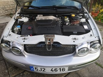 Jaguar X-Type 2.5 V6 - 7