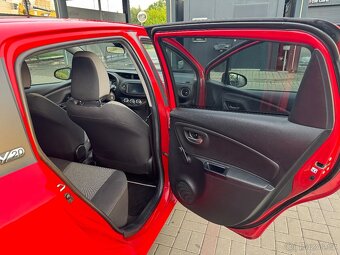 Toyota Yaris Y20 - 7