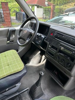 Volkswagen Caravelle - 7
