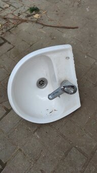 WC kombi + umyvadlo - 7