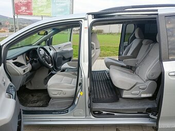 TOYOTA PREVIA/SIENNA LE 3,5 V6 2016  8  MÍST TOP STAV - 7