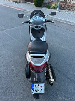 PIAGGIO BEVERLY 500 - 7