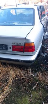 BMW E34 525i M50B25 samosvor díly - 7
