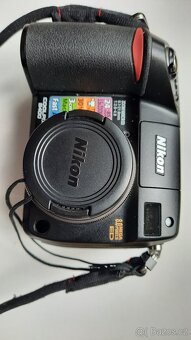 Nikon Coolpix 8400 - sleva - 7