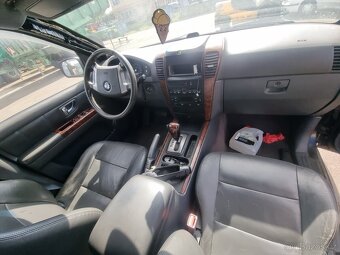 Kia Sorento - Černá barva 2.0 Crdi Automat - 7