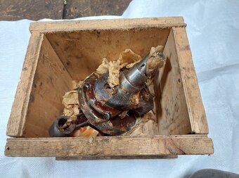 Originální náhradní díly z vojenského depozitu Dněpr K750 M7 - 7