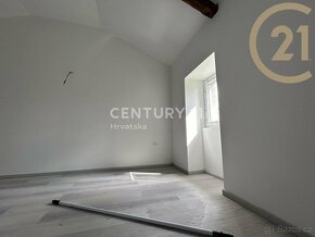 Prodej autentického kamenného domu po rekonstrukci (80 m2) - - 7