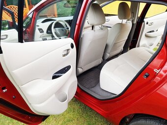 Nissan LEAF, střešní solar - 7