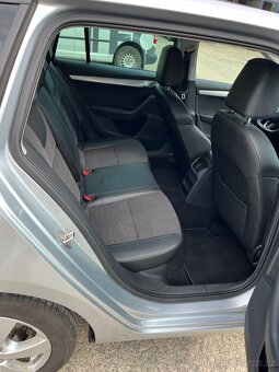 ŠKODA OCTAVIA STYLE 2.0TDI 110KW DSG - 7
