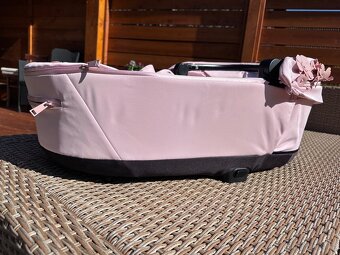 Priam Lux Carry Cot - 7