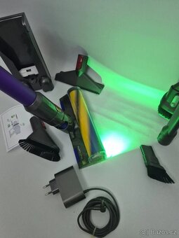 Prodám Dyson V11 - 7