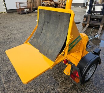 NĚMECKÝ profi ŠTĚPKOVAČ DŘEVA - jako přívěs s SPZ - 7