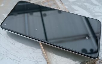 Mobilní telefon Realme 8 / 5G / 4GB RAM / 64GB / Obal - 7