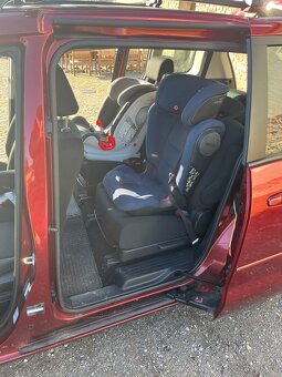 Mazda 5 2.0 r.v. 2009 - 7